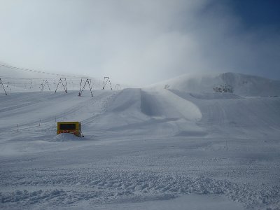 Gegen 10 Uhr - es reisst auf. Impressionen aus dem Skigebiet von der Talstation der Schlepper aus! Es war perfekt präpariert und geschapted!