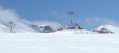 Arbeiten an der ersten Gletscherstütze