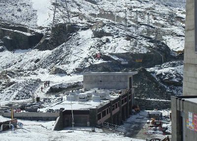 Ein Blick auf die Baustelle der neuen Beschneiung