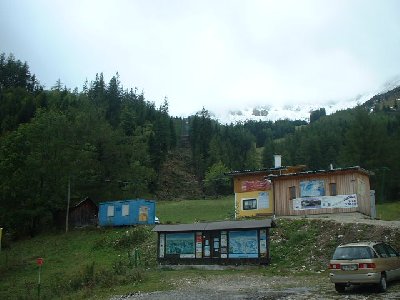 Vom Parkplatz aus fällt die neue Schneise auf