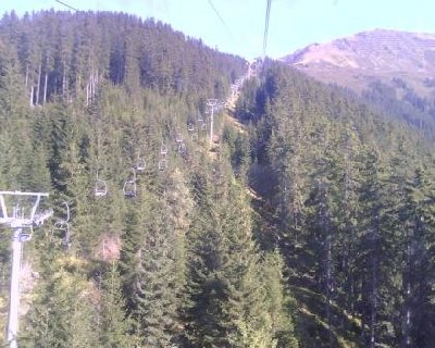 kurz nach der Mittelstation mit parallem Sessellift