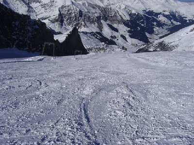 Kaserer rechts am Nachmittag- Menschenmassen