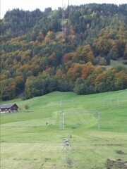 Strecke gesamt mit Rollen zur Stützung des Tragseiles beim Einziehen.