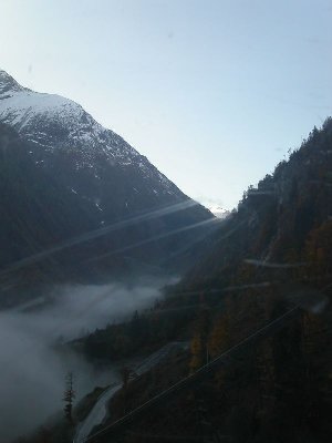 Blick aus der zerkratzten Gondel Richtung Moserboden/Stauseen