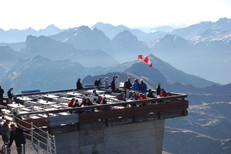 So langsam füllt sich die Sonnenterrasse