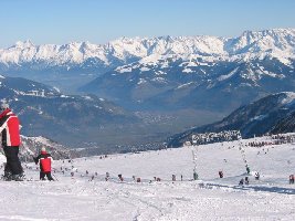 Einen schönen Blick hat man vom Gletscher hinab auf den Zeller See.