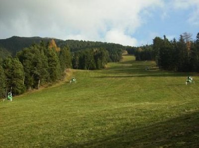 Im Hintergrund sind zwei der acht neuen S10-2 Lanzen zu erkennen.