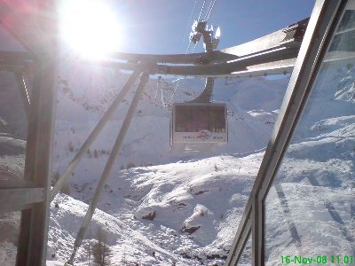 In der Mittelstation - Wagen 3 fährt gleich ein