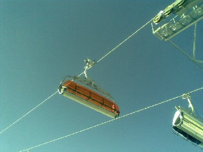 So werden dann alle Sessel aussehen. Bis jetzt haben aber bis auf diesen noch alle die Folie drauf.