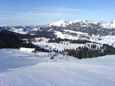 An gleicher Stelle, Blick hinunter zu Zinggen/Sellamatt. Die Verbindungen ASJ-U'w waren in top Zustand!