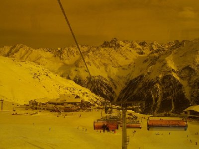 so sieht's aus wenn man durch die Haube schaut.