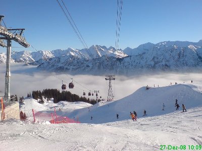 Oben angekommen - was für ein genialer Anblick... Es war auch schönes Wetter angekündigt - jedoch war das ganze Alpenvorland stark bewölkt und deshalb bekam ich bei der Anfahrt etwas Bammel, ob die Vorhersage auch so eintreten wird...