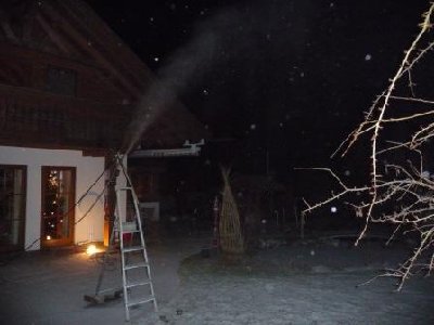 Nochmals Lanze mit bisschen Schnee auf dem Boden