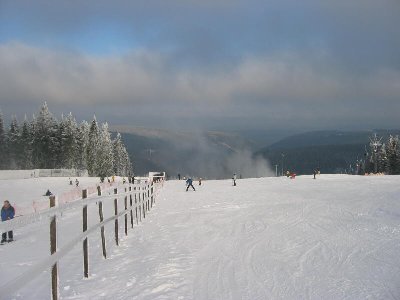 Blick talwärts, links das Übungsgelände