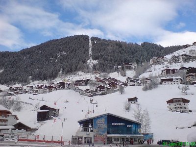 Am 01.01. sind wir dann in Kappl gefahren. Auf dem Bild sieht man die Dias-Bahn - eine alte 4 EUB.