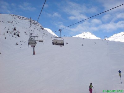 Ausblick aus der Alblittbahn auf Piste 1a