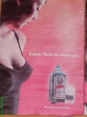 Jägermeister-Werbung in der Panoramabar. Sehr ansprechend... *grins*