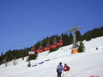 Man kann erahnen, wie das Seil durchhängt