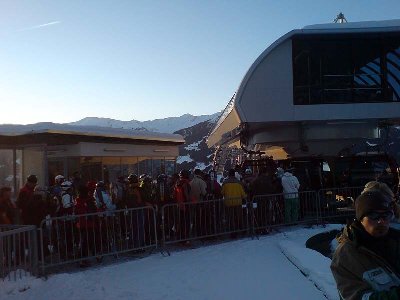 Talfahrt Wiesenalmbahn kurz nach 16 Uhr. 3 Minuten Wartezeit.