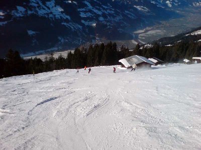 Piste 1 oberer Teil. Gut zu fahren. Früher oft ein Schneeengpass.