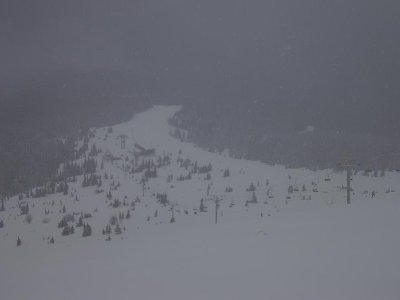 Vorne 2er, unten Bergstation 6er Bubble