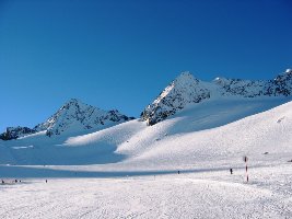 An der Daunscharte viele Tourengeher. Hier wäre ein Liftchen echt noch nett.