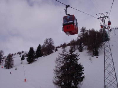 Eine Fahrt ins Ungewisse? Die "alten" Gondeln in ihrer letzten Saison...