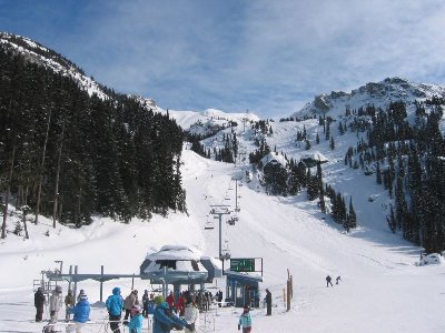 Talstation 4-KSB Glacier Express (1991, DM). Zieht über mehrere Steilstufen insgesamt 599 Hm hinauf