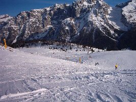 Piste im Gebiet Folgarida-Marilleva.
<br />Die Pisten waren sehr hart, aber ohne Steine. Es war bedeutend voller wie letztes Jahr.