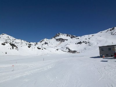solche kleinen Lawinen gab es an vielen Stellen, hier Hundskogel/Seekarspitz