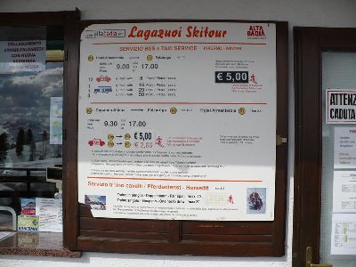 In Gegenrichtung muss man per Sammeltaxi von Armentarola zum Falzorego-Pass hochfahren.