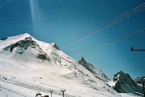 Grande Motte mit den SLten Rosolin, wo wohl gerade die Vorpräperierung durchgeführt wird und die 3SB Panoramic, die noch nicht wirklich betriebsbereit aussieht.