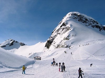 Hier sieht man das Entrance Gate von der Bergstation des SLtes Showcase aus
