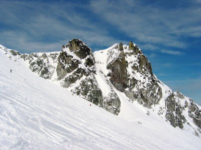 Gut geneigtes Tiefschneeterrain