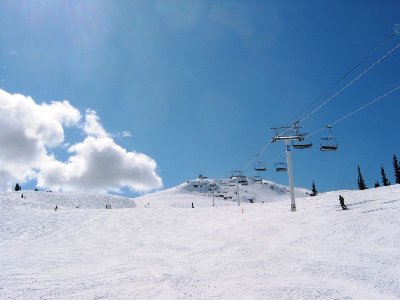 Unterhalb der 4-KSB verläuft die Piste "Jeff's Ode to Joy" (Ode an die Freude...)