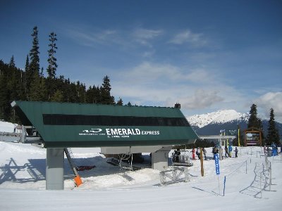 ...und bei schönem! Mit 425 Hm auf 1810 m Länge die stark frequentierte Hauptbeschäftigungsanlage am Whistler Mtn