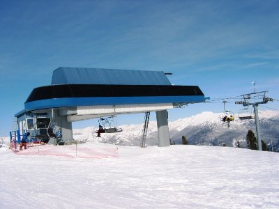 Bergstation der 4-KSB Jersey Cream Express. War zwischenzeitlich etwas kaputt, ist mit Dieselantrieb zwei Tage lang gefahren