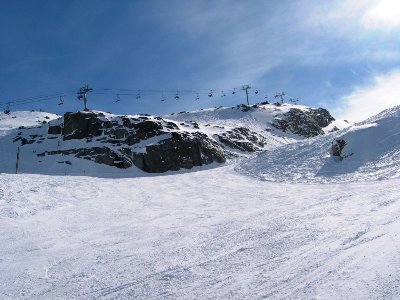 Abfahrt "Blue Line" unterhalb der 4-KSB Glacier Express