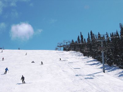 Zoom auf "Springboard". Die 4-KSB verläuft so niedrig, dass man fast Angst hat, direkt darunter zu fahren