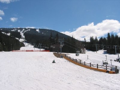 Die Trasse der 4-KSB Wizard Express und Blick hinauf zum Blackcomb Mtn