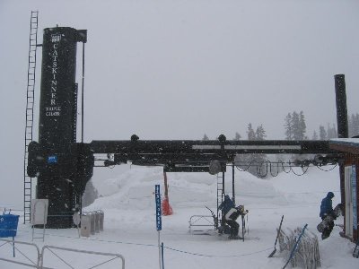 Talstation der extrem bequemen 3-SB Catskinner, die den riesigen Funpark bedient (364 Hm, 1375 m lang)
