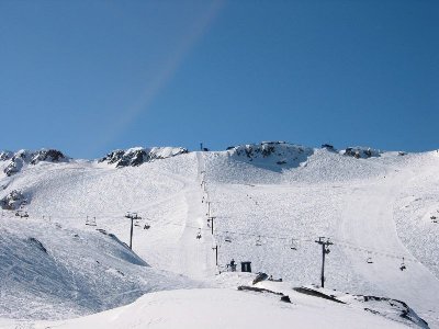 4-KSB Glacier Express und SL Horstman von der "Crystal Traverse" aus gesehen. Die hohen Stützen der KSB erinnern mich irgendwie an die alte 4-KSB Vanoise in Tignes...
