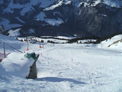 Rote Schoneggpiste, eher eine lustig steile Serpentinstraße^^