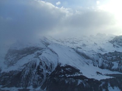 Titlis im Dunst! Wie bitte soll man auf dem Berg Skilaufen können :D?