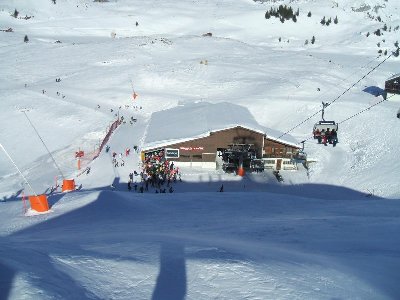 Talstation der Jochpassbahn, durch den Singleeingang konnte ich einen großen Teil der Schlange umfahren^^
