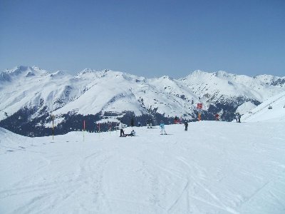 Blick von der Jatzpiste in die herrliche Schweizer Bergwelt