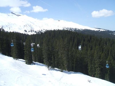 Hinter dem Bergen irgendwo die Fideriser Heuberge