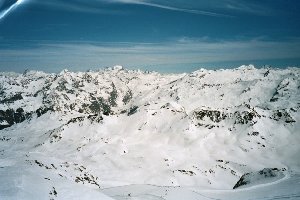 Blick nach Osten, man sieht den Gran Paradiso, den Glacier de Pisaillas...