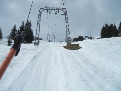 SL Naladas, die Piste war komischerweise von fast niemandem befahren worden, durch den Sulzschnee war sie so gut, dass man in Kurven mit der Schulter den Schnee berühren konnte ohne wegzurutschen