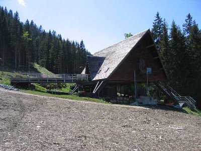 Alte Talstation mit Sessellager.